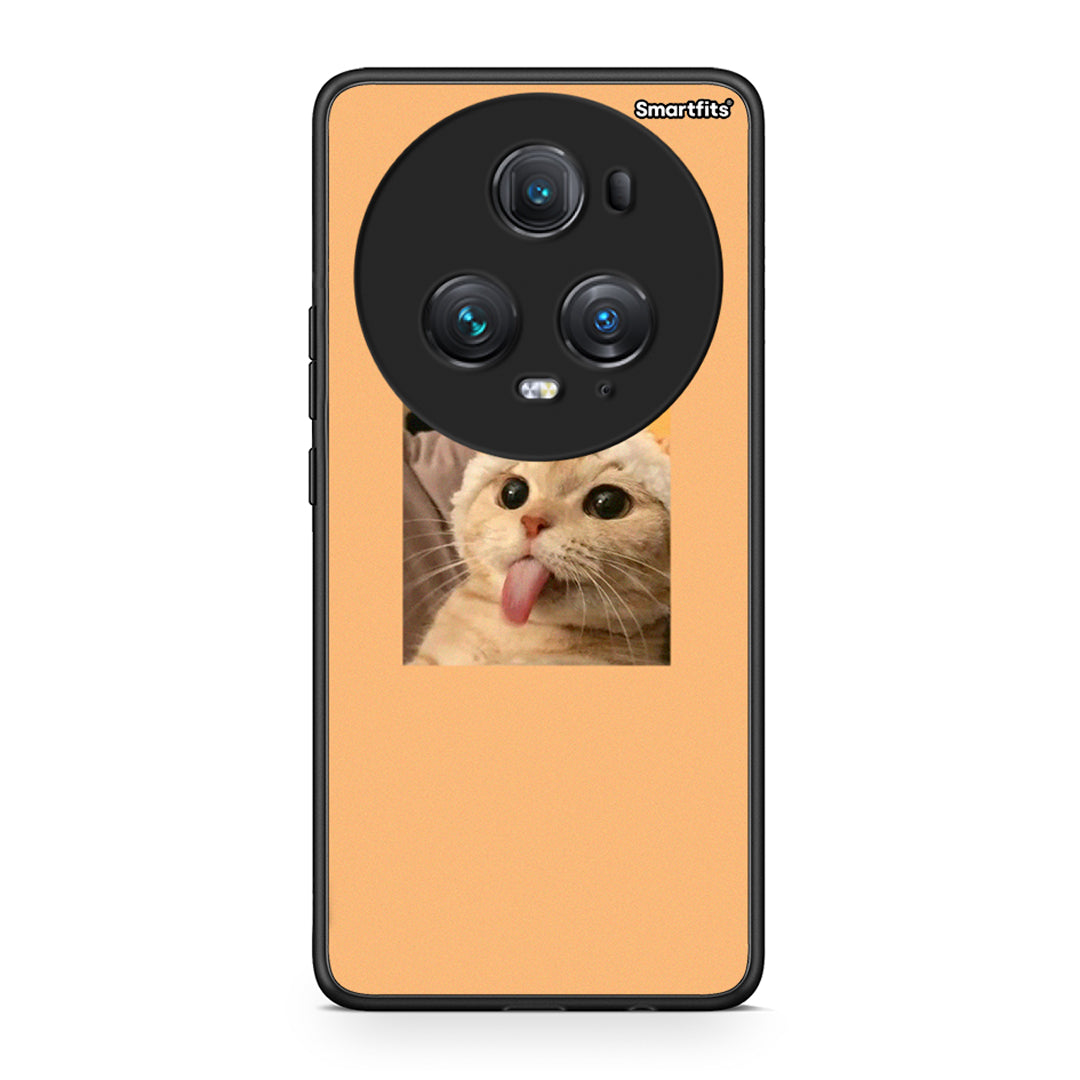 Honor Magic5 Pro Cat Tongue θήκη από τη Smartfits με σχέδιο στο πίσω μέρος και μαύρο περίβλημα | Smartphone case with colorful back and black bezels by Smartfits