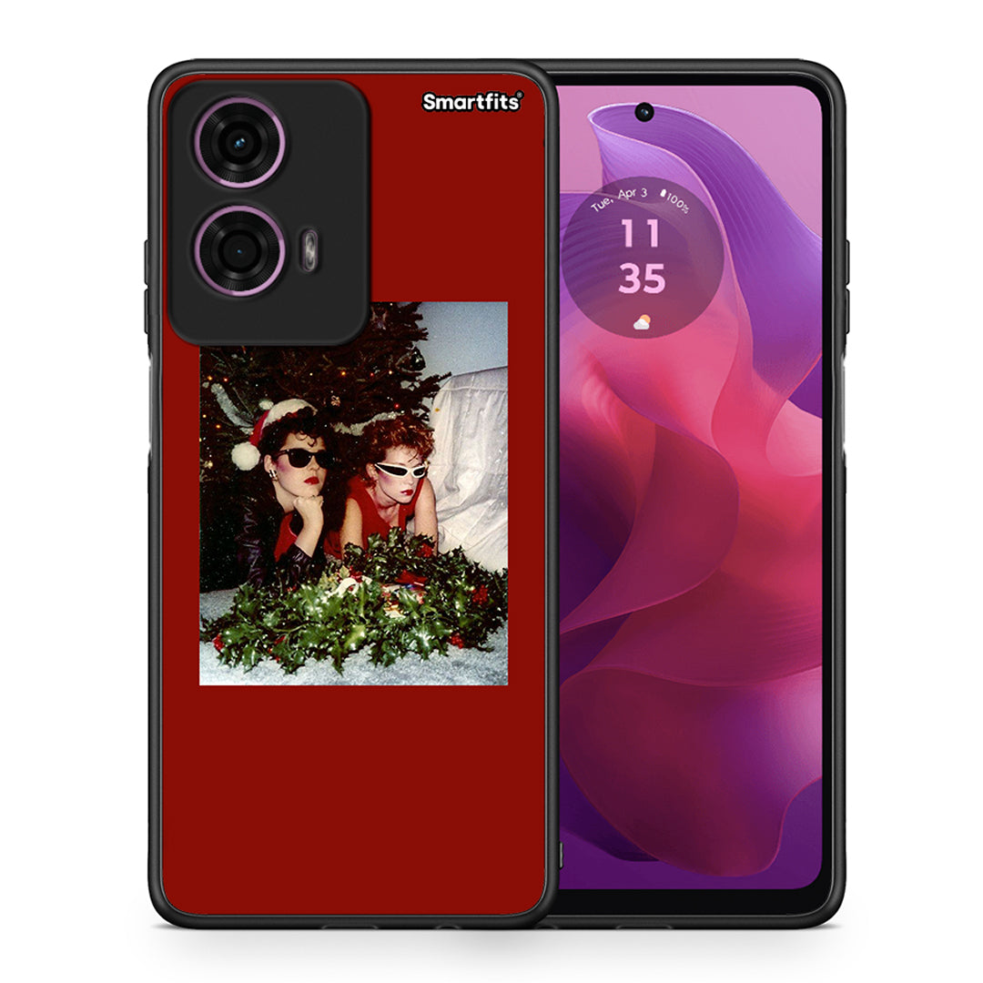 Θήκη Motorola G24 Waiting For Xmas από τη Smartfits με σχέδιο στο πίσω μέρος και μαύρο περίβλημα | Motorola G24 Waiting For Xmas case with colorful back and black bezels