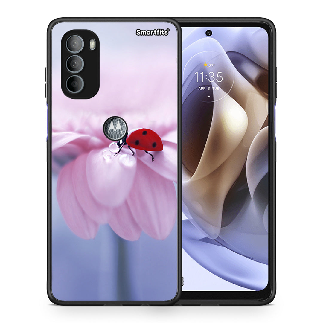Θήκη Motorola Moto G31 Ladybug Flower από τη Smartfits με σχέδιο στο πίσω μέρος και μαύρο περίβλημα | Motorola Moto G31 Ladybug Flower case with colorful back and black bezels