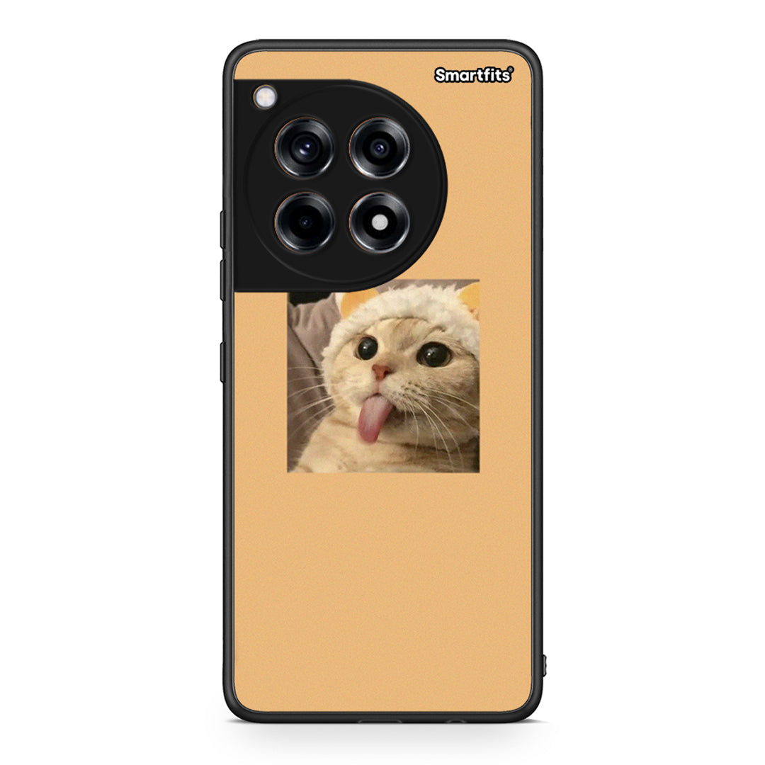 OnePlus 12 Cat Tongue θήκη από τη Smartfits με σχέδιο στο πίσω μέρος και μαύρο περίβλημα | Smartphone case with colorful back and black bezels by Smartfits