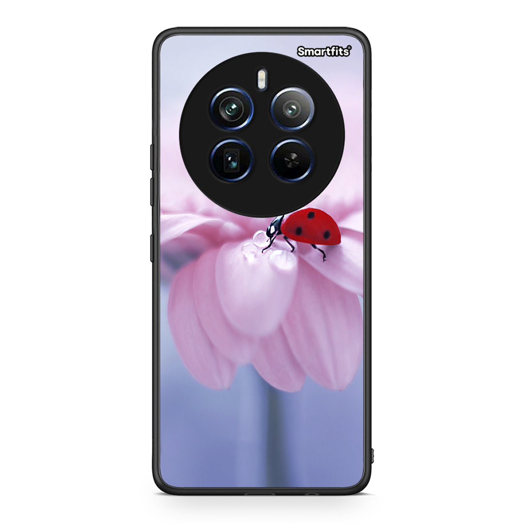 Realme 12 Pro 5G / 12 Pro+ Ladybug Flower θήκη από τη Smartfits με σχέδιο στο πίσω μέρος και μαύρο περίβλημα | Smartphone case with colorful back and black bezels by Smartfits