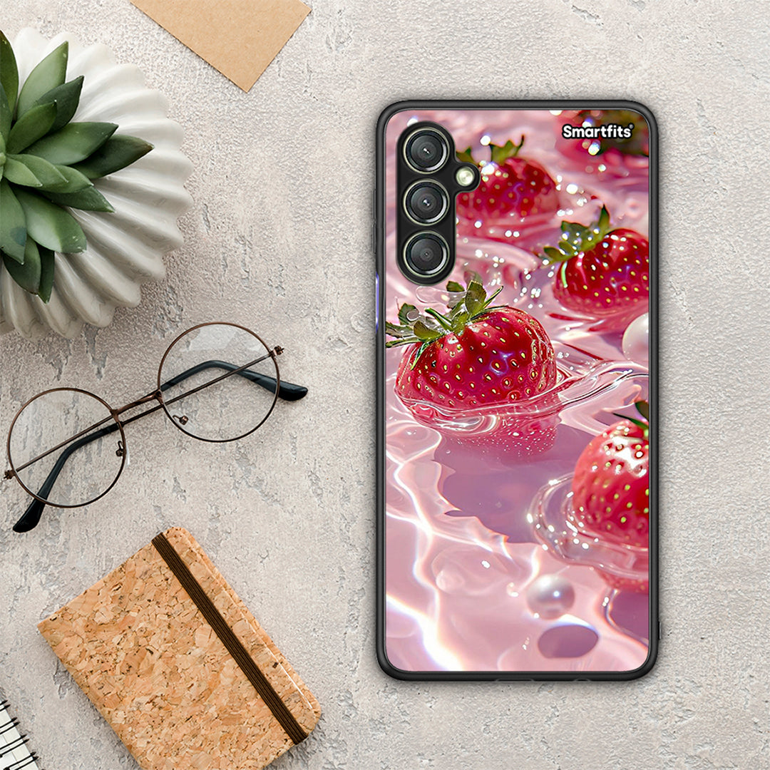Θήκη Samsung Galaxy A24 4G Juicy Strawberries από τη Smartfits με σχέδιο στο πίσω μέρος και μαύρο περίβλημα | Samsung Galaxy A24 4G Juicy Strawberries Case with Colorful Back and Black Bezels