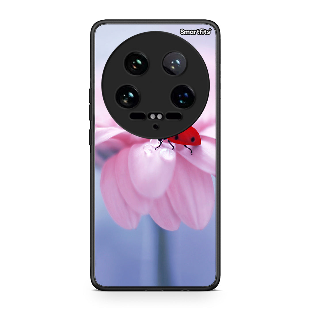 Xiaomi 14 Ultra Ladybug Flower θήκη από τη Smartfits με σχέδιο στο πίσω μέρος και μαύρο περίβλημα | Smartphone case with colorful back and black bezels by Smartfits