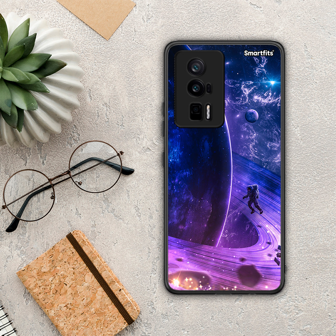 Θήκη Xiaomi Poco F5 Pro / Redmi K60 Pro Lost Astronaut από τη Smartfits με σχέδιο στο πίσω μέρος και μαύρο περίβλημα | Xiaomi Poco F5 Pro / Redmi K60 Pro Lost Astronaut Case with Colorful Back and Black Bezels