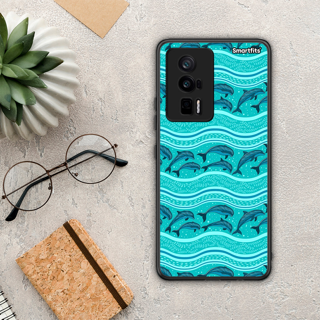 Θήκη Xiaomi Poco F5 Pro / Redmi K60 Pro Swimming Dolphins από τη Smartfits με σχέδιο στο πίσω μέρος και μαύρο περίβλημα | Xiaomi Poco F5 Pro / Redmi K60 Pro Swimming Dolphins Case with Colorful Back and Black Bezels