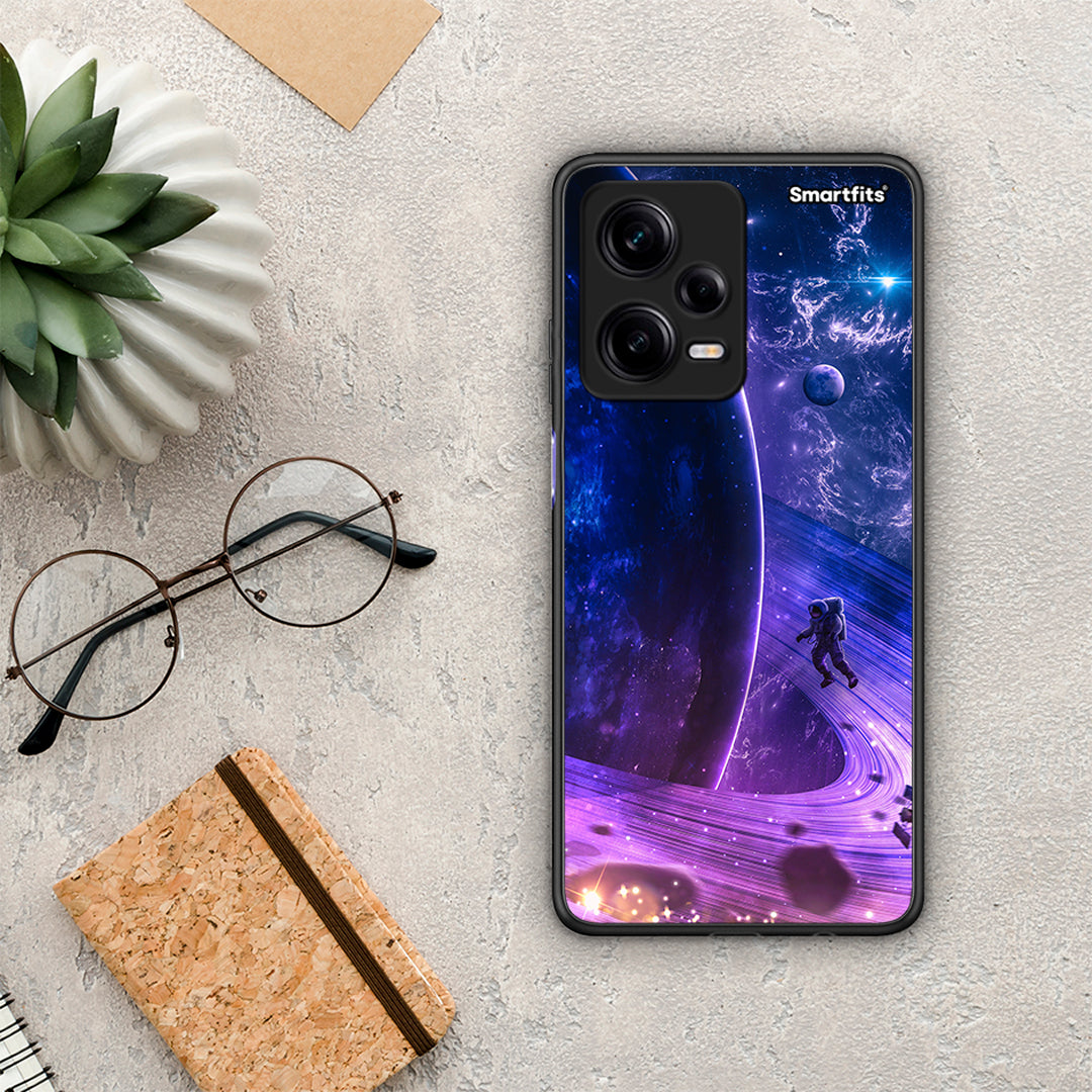 Θήκη Xiaomi Redmi Note 12 Pro 5G Lost Astronaut από τη Smartfits με σχέδιο στο πίσω μέρος και μαύρο περίβλημα | Xiaomi Redmi Note 12 Pro 5G Lost Astronaut Case with Colorful Back and Black Bezels