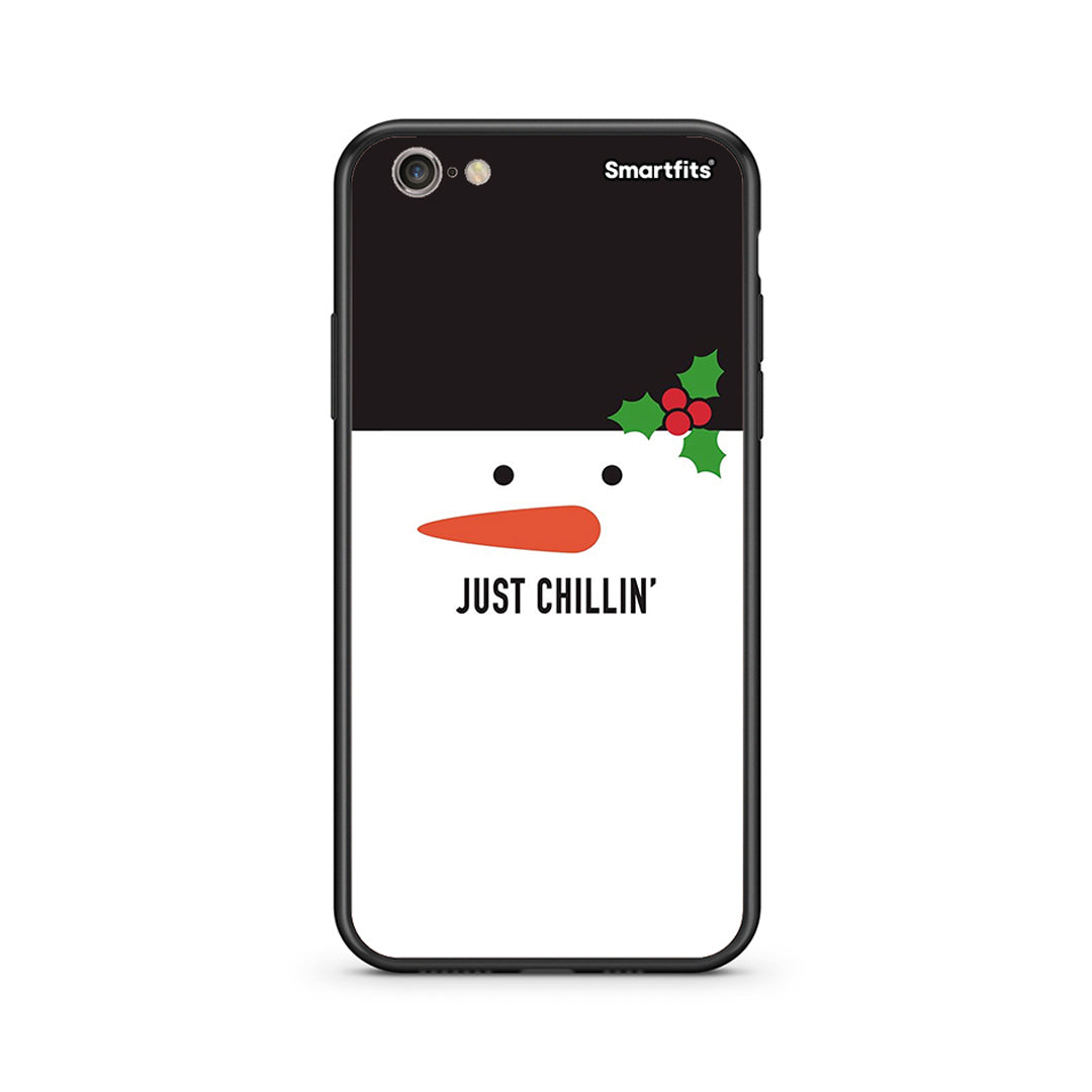 iPhone 7/8 Christmas Chillin θήκη από τη Smartfits με σχέδιο στο πίσω μέρος και μαύρο περίβλημα | Smartphone case with colorful back and black bezels by Smartfits