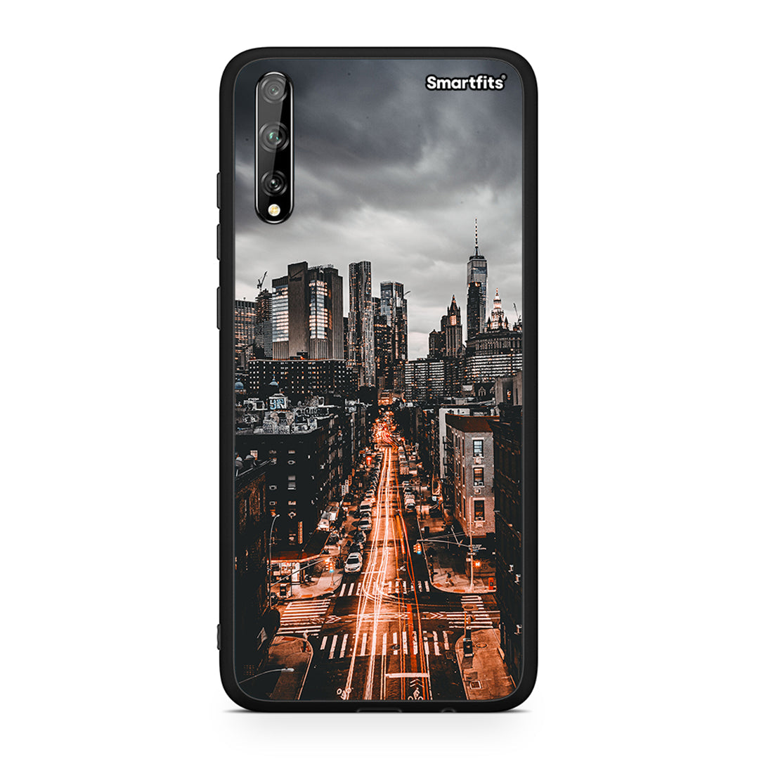 Huawei P Smart S City Lights θήκη από τη Smartfits με σχέδιο στο πίσω μέρος και μαύρο περίβλημα | Smartphone case with colorful back and black bezels by Smartfits