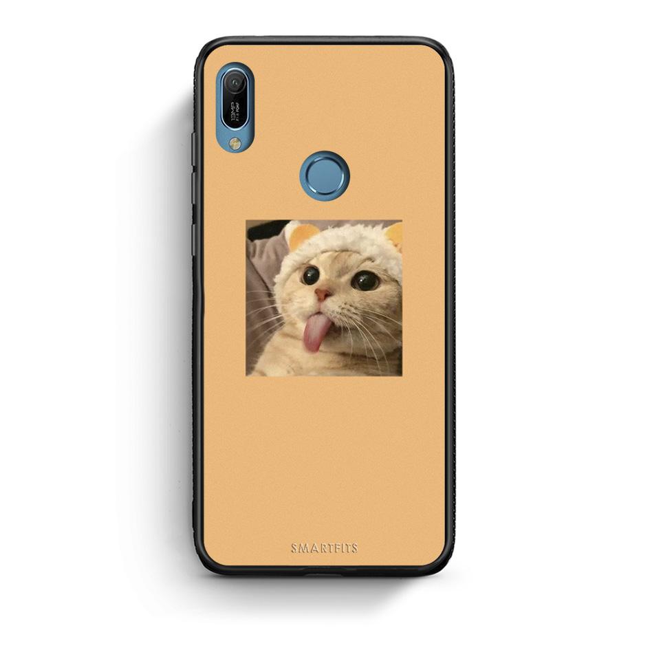 Huawei Y6 2019 Cat Tongue θήκη από τη Smartfits με σχέδιο στο πίσω μέρος και μαύρο περίβλημα | Smartphone case with colorful back and black bezels by Smartfits