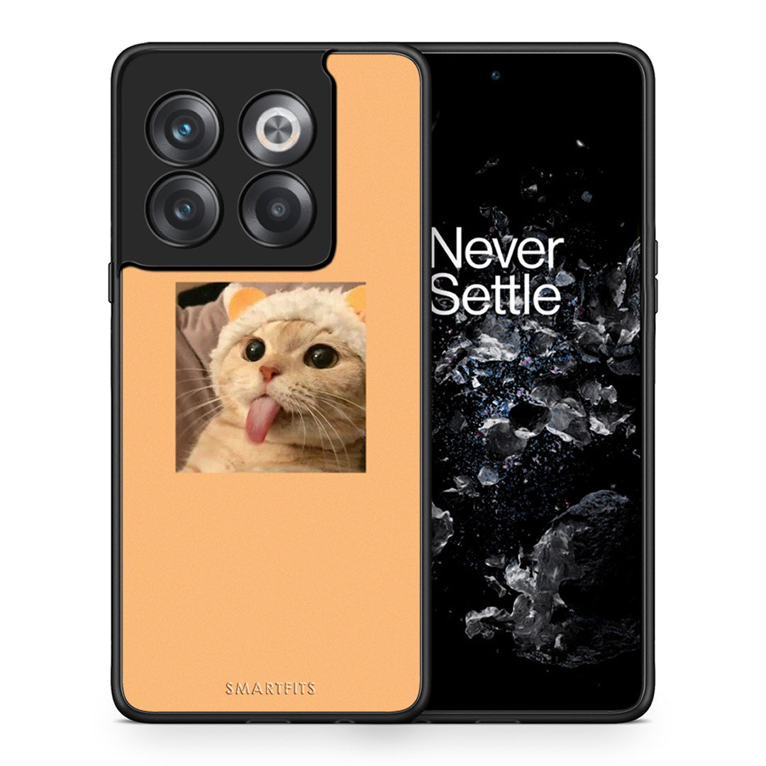 Θήκη OnePlus 10T Cat Tongue από τη Smartfits με σχέδιο στο πίσω μέρος και μαύρο περίβλημα | OnePlus 10T Cat Tongue case with colorful back and black bezels