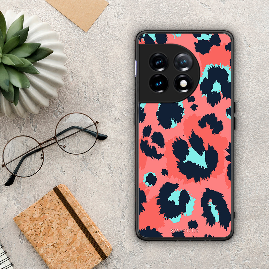 Θήκη OnePlus 11 5G Animal Pink Leopard από τη Smartfits με σχέδιο στο πίσω μέρος και μαύρο περίβλημα | OnePlus 11 5G Animal Pink Leopard Case with Colorful Back and Black Bezels