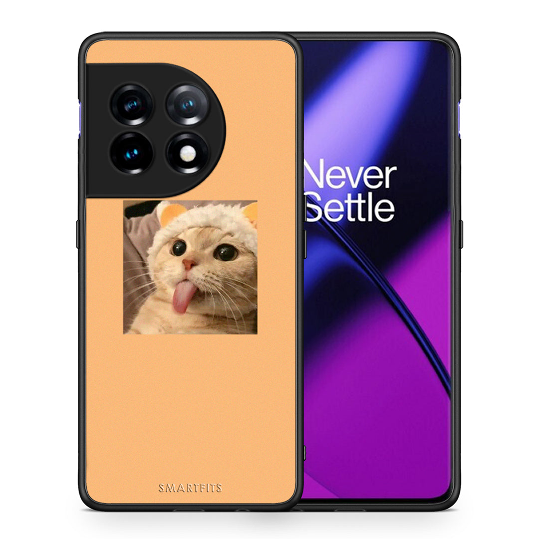 Θήκη OnePlus 11 5G Cat Tongue από τη Smartfits με σχέδιο στο πίσω μέρος και μαύρο περίβλημα | OnePlus 11 5G Cat Tongue Case with Colorful Back and Black Bezels