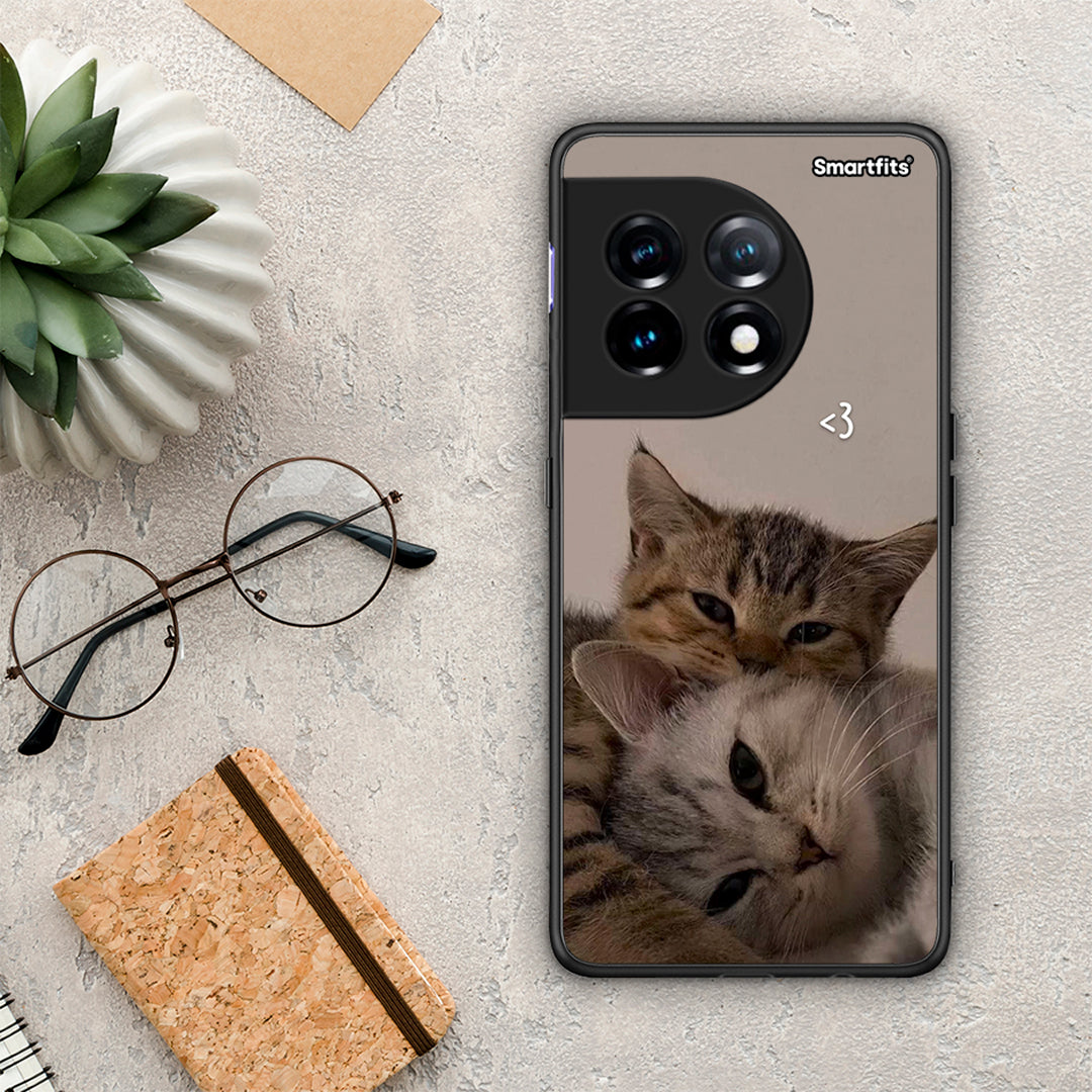 Θήκη OnePlus 11 5G Cats In Love από τη Smartfits με σχέδιο στο πίσω μέρος και μαύρο περίβλημα | OnePlus 11 5G Cats In Love Case with Colorful Back and Black Bezels