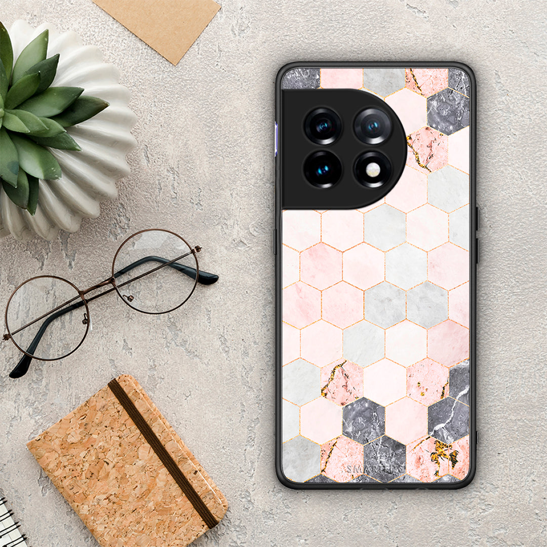 Θήκη OnePlus 11 5G Marble Hexagon Pink από τη Smartfits με σχέδιο στο πίσω μέρος και μαύρο περίβλημα | OnePlus 11 5G Marble Hexagon Pink Case with Colorful Back and Black Bezels