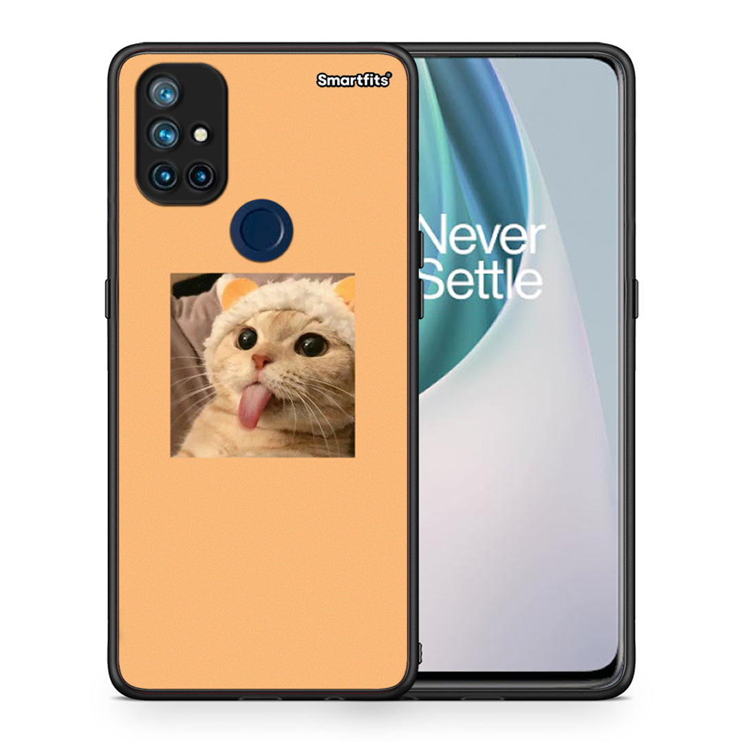 Θήκη OnePlus Nord N10 5G Cat Tongue από τη Smartfits με σχέδιο στο πίσω μέρος και μαύρο περίβλημα | OnePlus Nord N10 5G Cat Tongue case with colorful back and black bezels