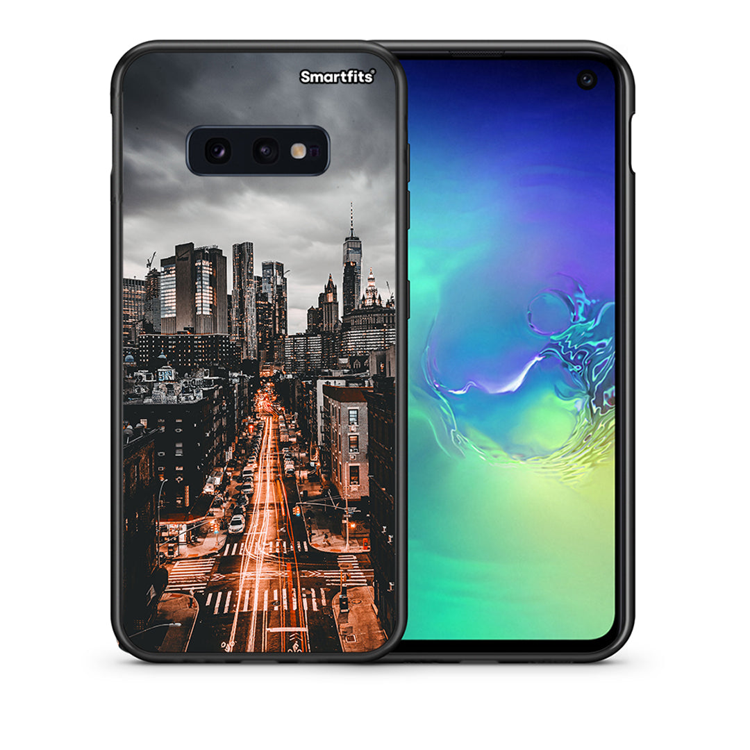 Θήκη Samsung S10e City Lights από τη Smartfits με σχέδιο στο πίσω μέρος και μαύρο περίβλημα | Samsung S10e City Lights case with colorful back and black bezels