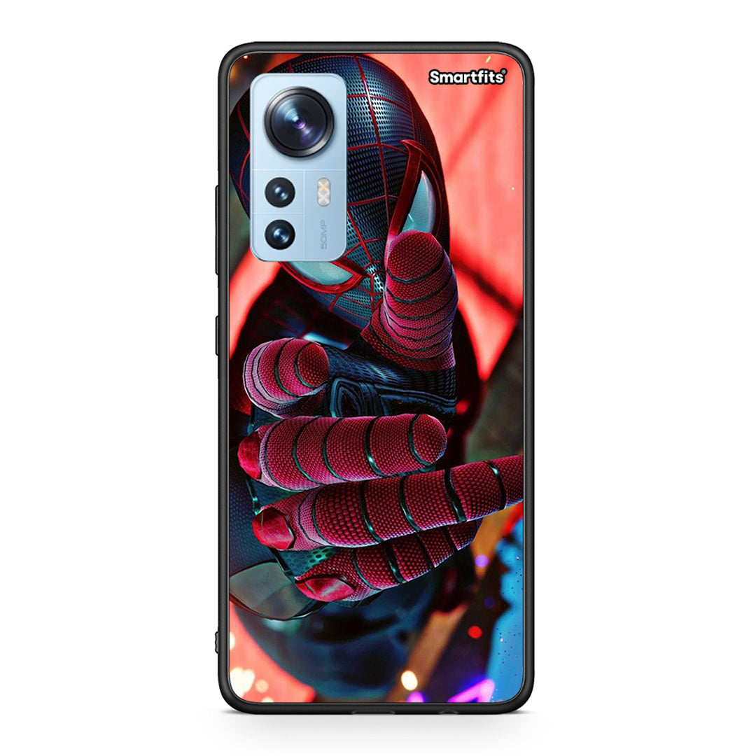 Xiaomi 12 / 12X 5G Spider Hand Θήκη από τη Smartfits με σχέδιο στο πίσω μέρος και μαύρο περίβλημα | Smartphone case with colorful back and black bezels by Smartfits