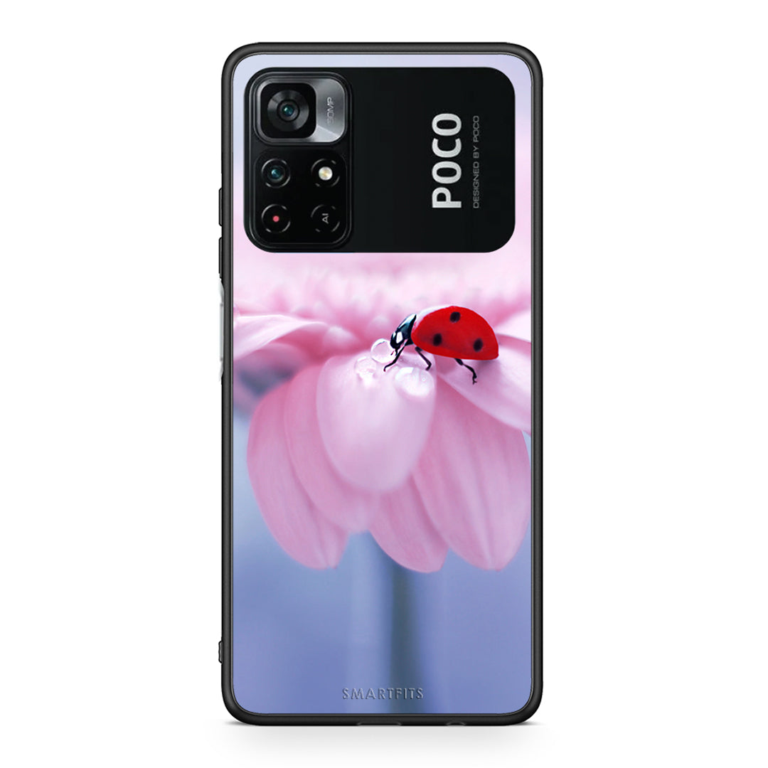 Xiaomi Poco M4 Pro 4G Ladybug Flower θήκη από τη Smartfits με σχέδιο στο πίσω μέρος και μαύρο περίβλημα | Smartphone case with colorful back and black bezels by Smartfits