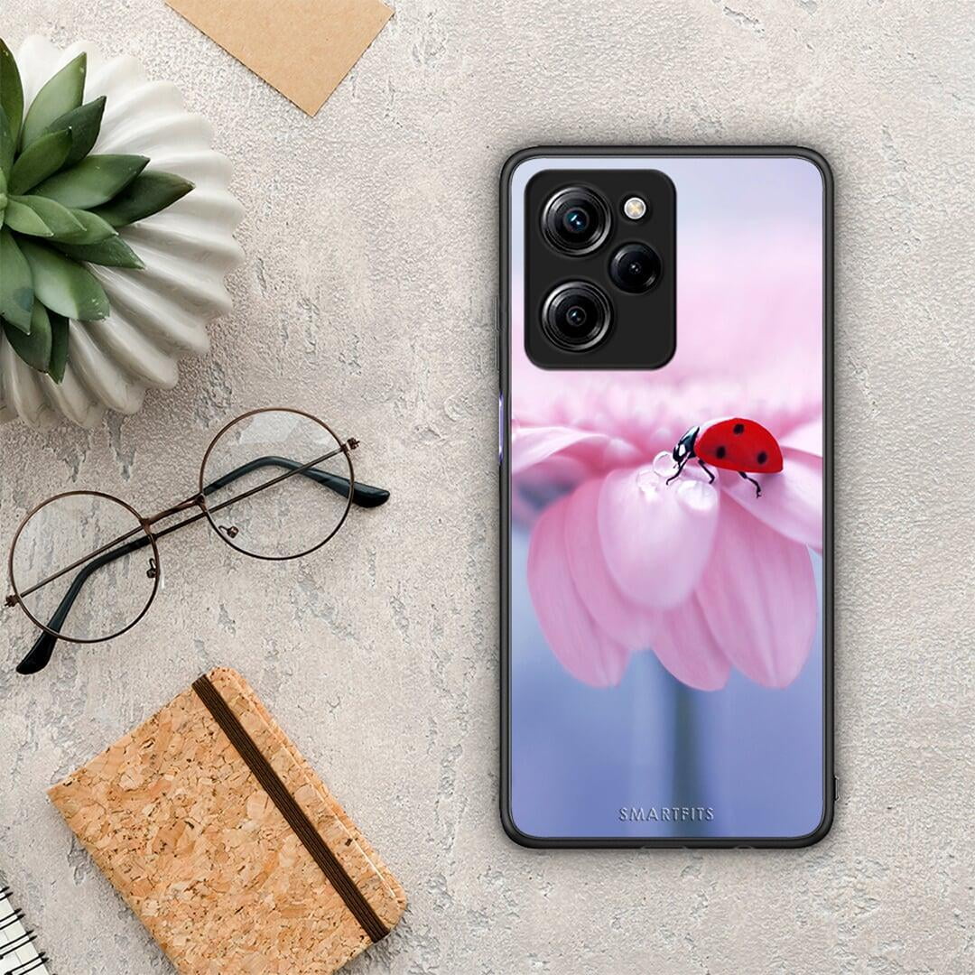 Θήκη Xiaomi Poco X5 Pro 5G Dual Ladybug Flower από τη Smartfits με σχέδιο στο πίσω μέρος και μαύρο περίβλημα | Xiaomi Poco X5 Pro 5G Dual Ladybug Flower Case with Colorful Back and Black Bezels