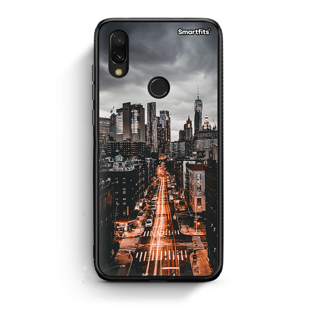 Xiaomi Redmi 7 City Lights θήκη από τη Smartfits με σχέδιο στο πίσω μέρος και μαύρο περίβλημα | Smartphone case with colorful back and black bezels by Smartfits