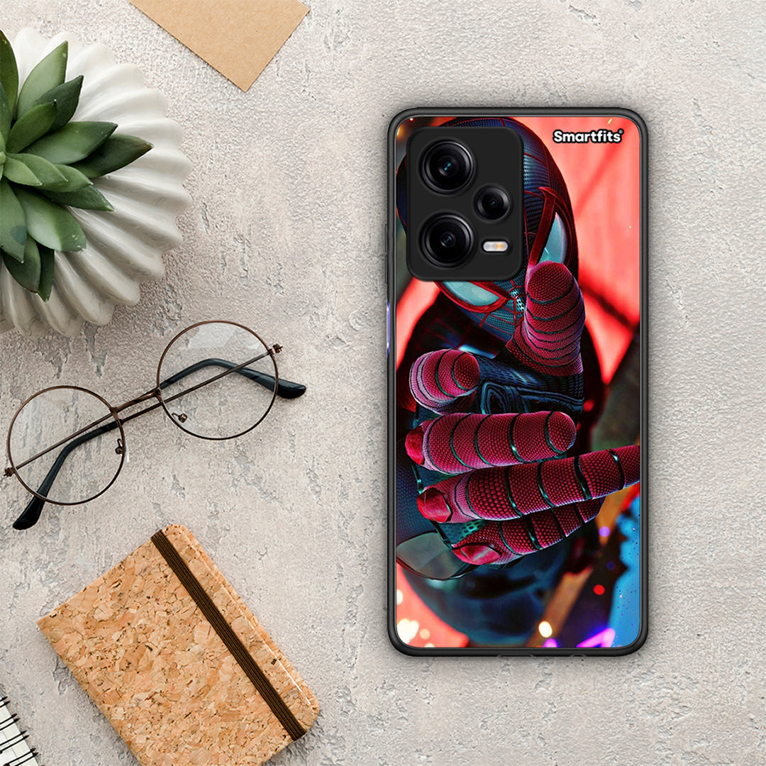 Θήκη Xiaomi Redmi Note 12 Pro 5G Spider Hand από τη Smartfits με σχέδιο στο πίσω μέρος και μαύρο περίβλημα | Xiaomi Redmi Note 12 Pro 5G Spider Hand Case with Colorful Back and Black Bezels