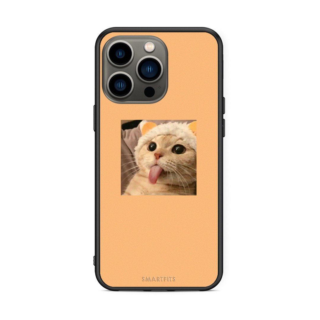 iPhone 13 Pro Cat Tongue θήκη από τη Smartfits με σχέδιο στο πίσω μέρος και μαύρο περίβλημα | Smartphone case with colorful back and black bezels by Smartfits