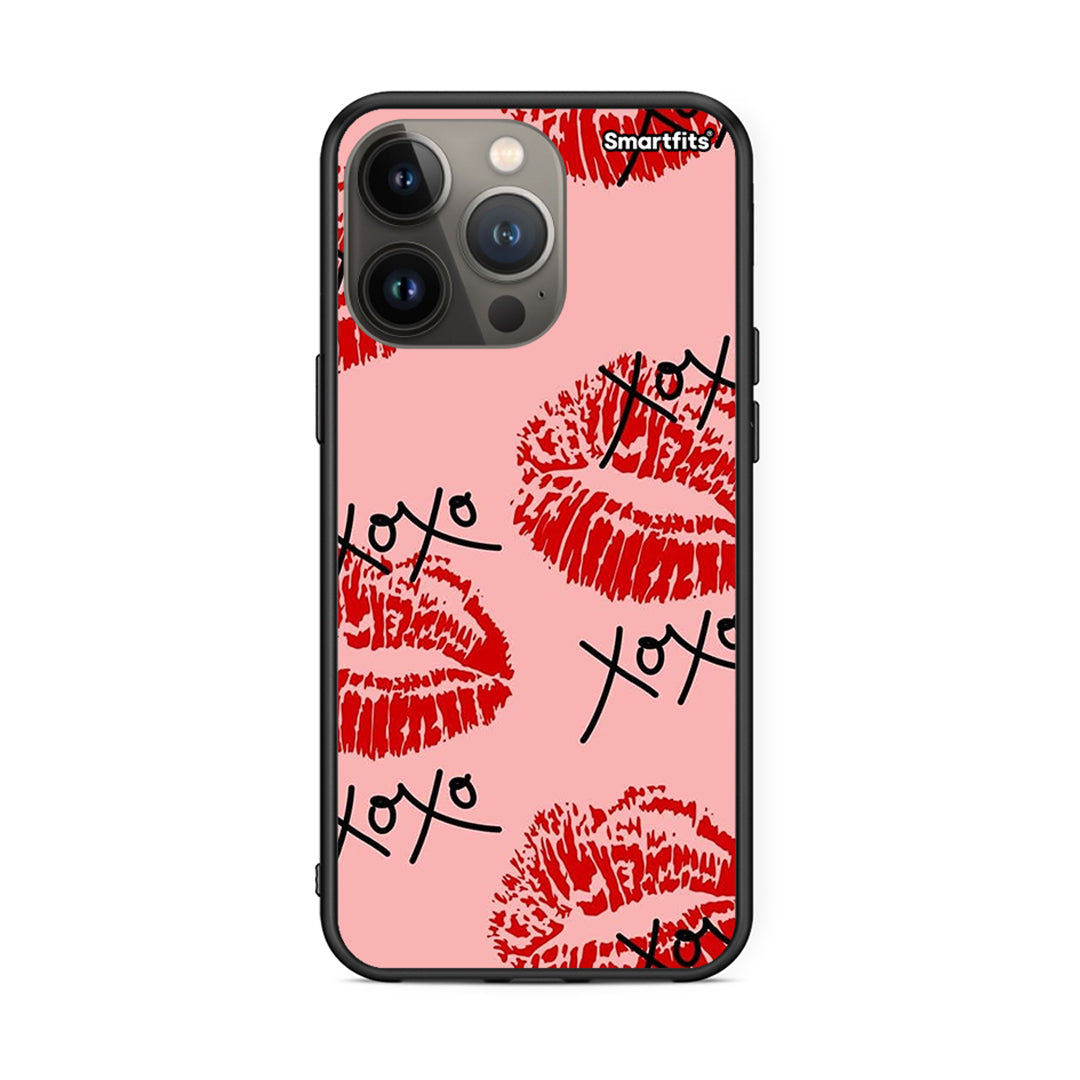 iPhone 13 Pro Max XOXO Lips θήκη από τη Smartfits με σχέδιο στο πίσω μέρος και μαύρο περίβλημα | Smartphone case with colorful back and black bezels by Smartfits